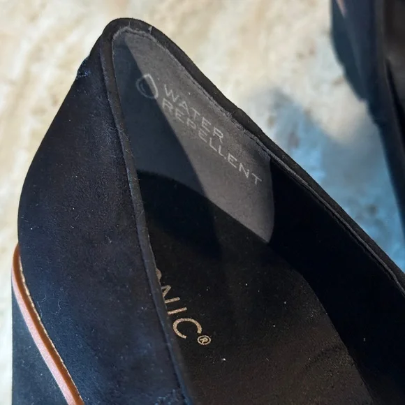 VIONIC Willa Water repellant black wedges- Size 9.5 - Picture 6 of 8